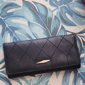 Chic Black Women's Wallet with Geometric Design